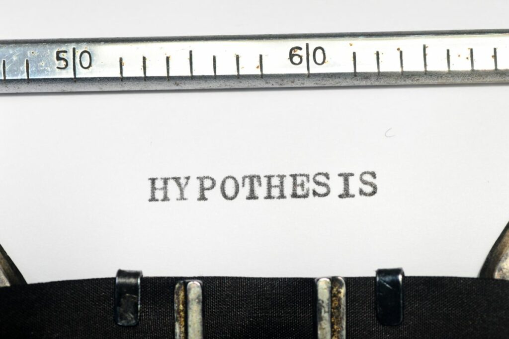 differences between hypothesis and thesis
